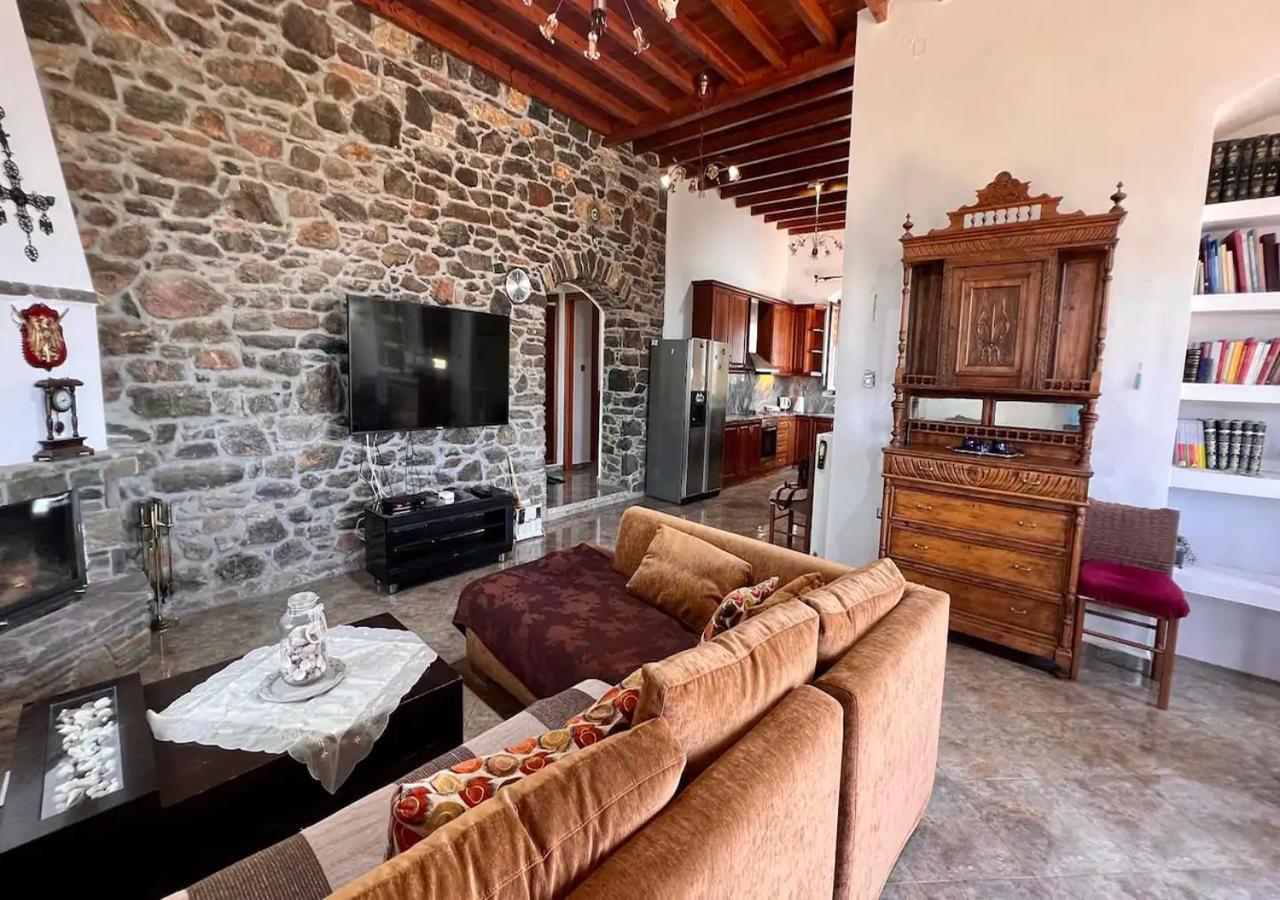 Πέτρινο Εξοχικό Σπίτι Στη Σύρο Agros  Exterior photo
